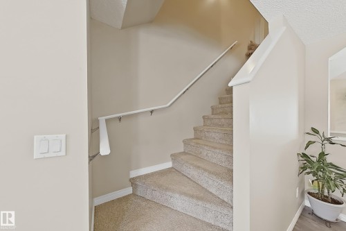 1328 Chappelle Boulevard, Edmonton, AB - Indoor Photo Showing Other Room