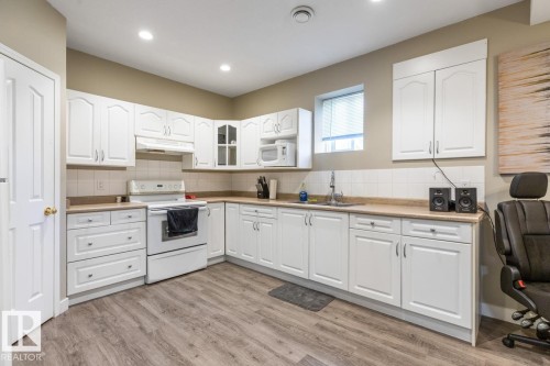 16056 84 Street Nw, Edmonton, AB - Indoor Photo Showing Kitchen