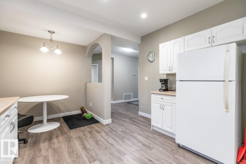 16056 84 Street Nw, Edmonton, AB - Indoor Photo Showing Kitchen