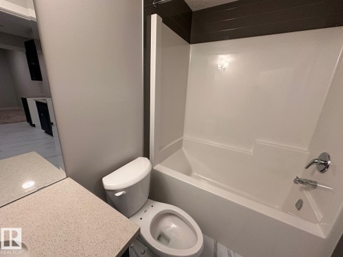 Basement 3012 9 Street, Edmonton, AB - Indoor Photo Showing Bathroom