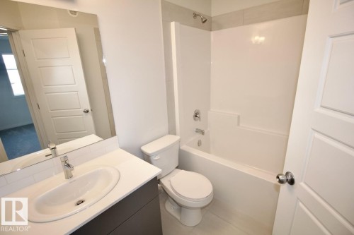 Upper 3716 42 Avenue, Beaumont, AB - Indoor Photo Showing Bathroom