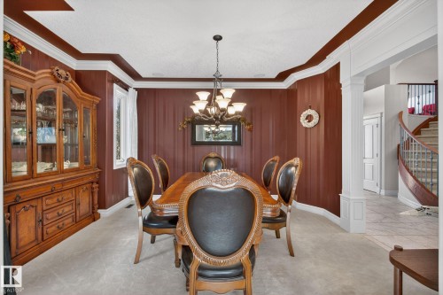 918 Hollingsworth Bend, Edmonton, AB - Indoor Photo Showing Dining Room