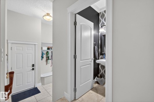 918 Hollingsworth Bend, Edmonton, AB - Indoor Photo Showing Other Room