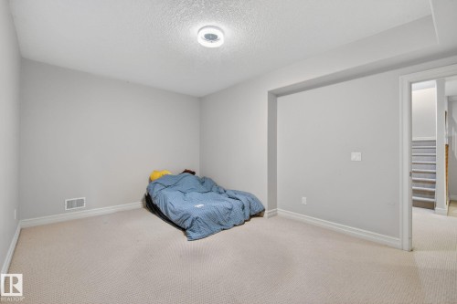918 Hollingsworth Bend, Edmonton, AB - Indoor Photo Showing Bedroom
