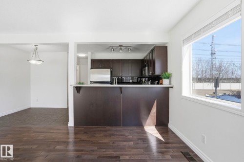 41 230 Edwards Drive, Edmonton, AB - Indoor Photo Showing Kitchen