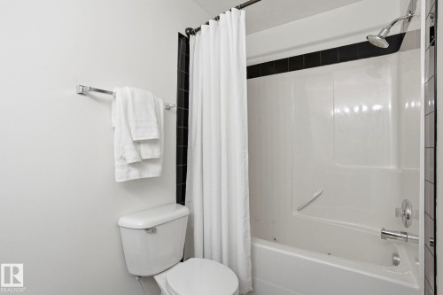 41 230 Edwards Drive, Edmonton, AB - Indoor Photo Showing Bathroom