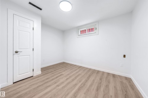 4238 117 Avenue, Edmonton, AB - Indoor Photo Showing Other Room