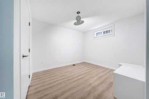 4238 117 Avenue, Edmonton, AB - Indoor Photo Showing Other Room