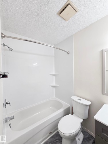 14017 121 Street, Edmonton, AB - Indoor Photo Showing Bathroom