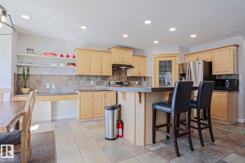 28 Encino Close, St. Albert, AB - Indoor Photo Showing Kitchen