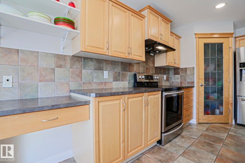 28 Encino Close, St. Albert, AB - Indoor Photo Showing Kitchen
