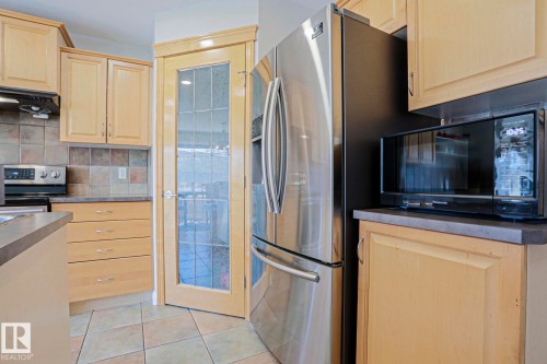 28 Encino Close, St. Albert, AB - Indoor Photo Showing Kitchen With Stainless Steel Kitchen