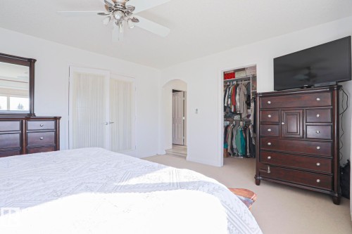 28 Encino Close, St. Albert, AB - Indoor Photo Showing Bedroom