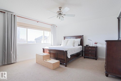 28 Encino Close, St. Albert, AB - Indoor Photo Showing Bedroom
