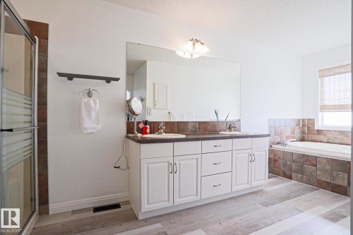 28 Encino Close, St. Albert, AB - Indoor Photo Showing Bathroom