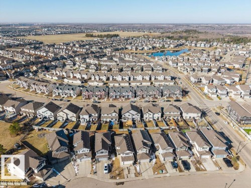 Aerial perspective showcasing a residential community with varied architectural styles - Edmonton, AB - Outdoor With View
