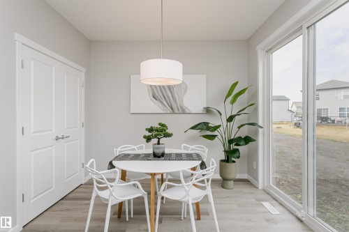 2518 151A Avenue, Edmonton, AB - Indoor Photo Showing Dining Room