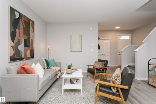 2518 151A Avenue, Edmonton, AB - Indoor Photo Showing Living Room