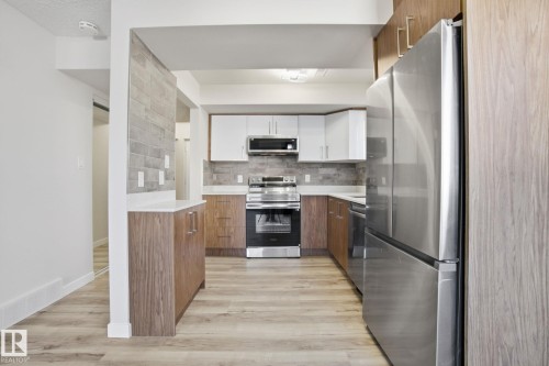 71 Lancaster Terrace, Edmonton, AB - Indoor Photo Showing Kitchen With Stainless Steel Kitchen