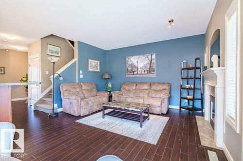 2241 Austin Way, Edmonton, AB - Indoor Photo Showing Living Room