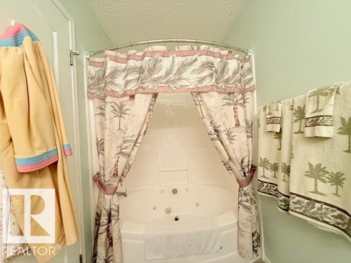 1741 Jubilee Loop, Sherwood Park, AB - Indoor Photo Showing Bathroom