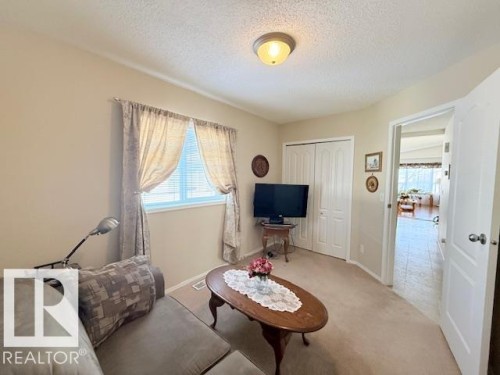 1741 Jubilee Loop, Sherwood Park, AB - Indoor Photo Showing Living Room