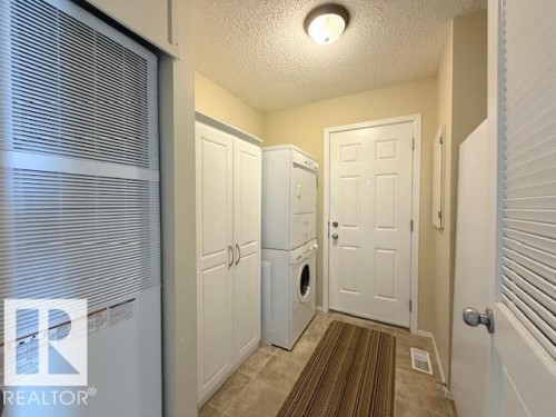 1741 Jubilee Loop, Sherwood Park, AB - Indoor Photo Showing Laundry Room