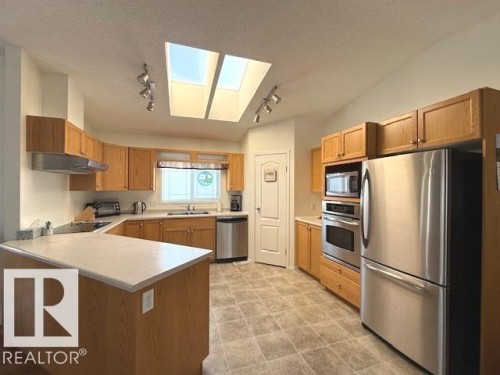 1741 Jubilee Loop, Sherwood Park, AB - Indoor Photo Showing Kitchen With Double Sink