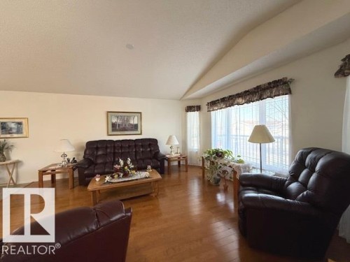 1741 Jubilee Loop, Sherwood Park, AB - Indoor Photo Showing Living Room