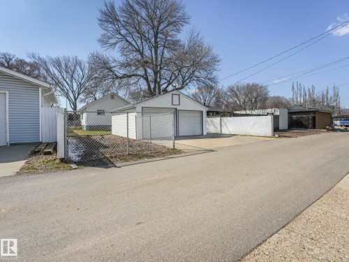 12245 96 Street, Edmonton, AB - Outdoor
