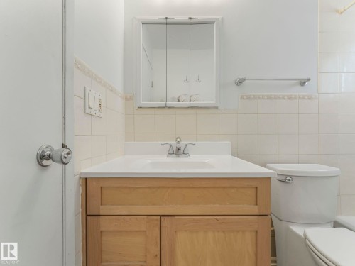 12245 96 Street, Edmonton, AB - Indoor Photo Showing Bathroom