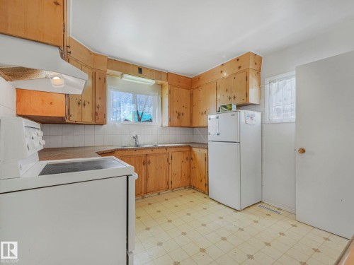 12245 96 Street, Edmonton, AB - Indoor