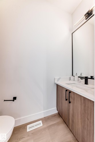 77 Elliott Wynd, Fort Saskatchewan, AB - Indoor Photo Showing Bathroom