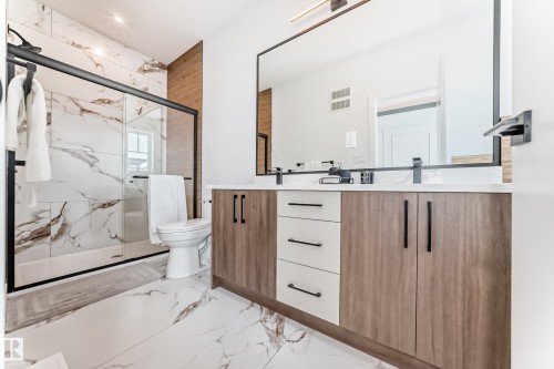 77 Elliott Wynd, Fort Saskatchewan, AB - Indoor Photo Showing Bathroom