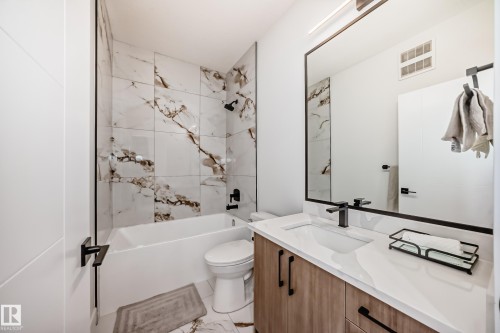 77 Elliott Wynd, Fort Saskatchewan, AB - Indoor Photo Showing Bathroom