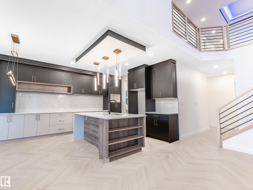 125 Lilac Close, Leduc, AB - Indoor Photo Showing Kitchen With Upgraded Kitchen