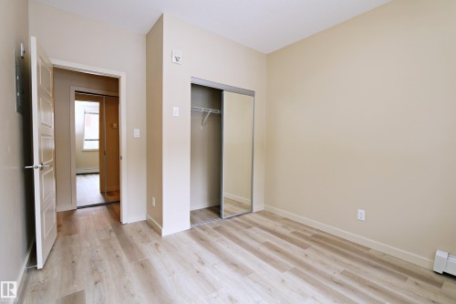Neutral tone wall finishes - 140 308 Ambleside Link Link Sw, Edmonton, AB - Indoor Photo Showing Other Room