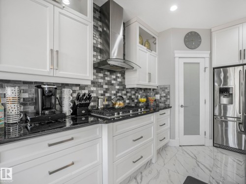 7532 173 Avenue, Edmonton, AB - Indoor Photo Showing Kitchen With Upgraded Kitchen