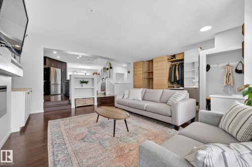 1015 East Bend, Edmonton, AB - Indoor Photo Showing Living Room