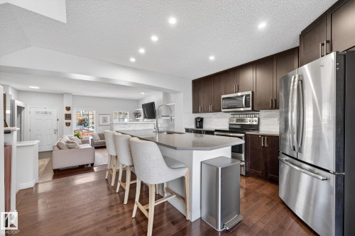 1015 East Bend, Edmonton, AB - Indoor Photo Showing Other Room