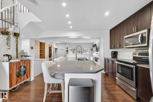 1015 East Bend, Edmonton, AB - Indoor Photo Showing Kitchen With Upgraded Kitchen