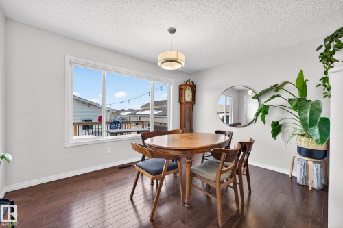 1015 East Bend, Edmonton, AB - Indoor Photo Showing Dining Room