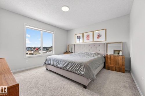 1015 East Bend, Edmonton, AB - Indoor Photo Showing Bedroom
