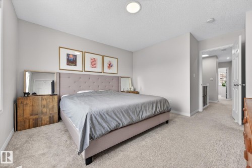 1015 East Bend, Edmonton, AB - Indoor Photo Showing Bedroom