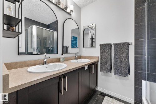 1015 East Bend, Edmonton, AB - Indoor Photo Showing Bathroom