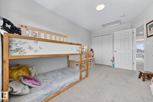 1015 East Bend, Edmonton, AB - Indoor Photo Showing Bedroom