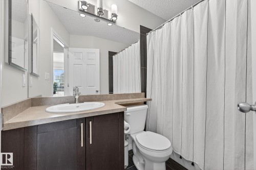 1015 East Bend, Edmonton, AB - Indoor Photo Showing Bathroom