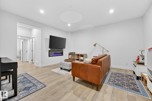 1015 East Bend, Edmonton, AB - Indoor