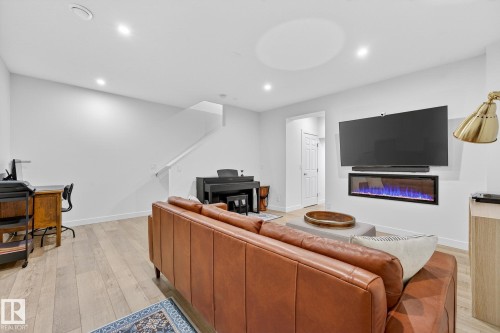 1015 East Bend, Edmonton, AB - Indoor