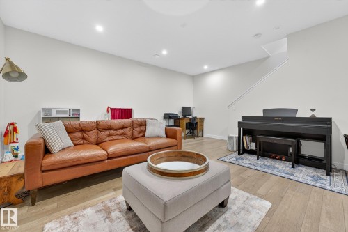 1015 East Bend, Edmonton, AB - Indoor Photo Showing Living Room